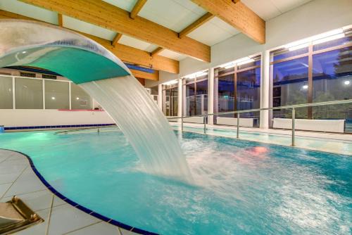 Jarnołtowek Resort | Oceanfront Retreat at Ziemowit: Pet-Friendly & Spa Amenities