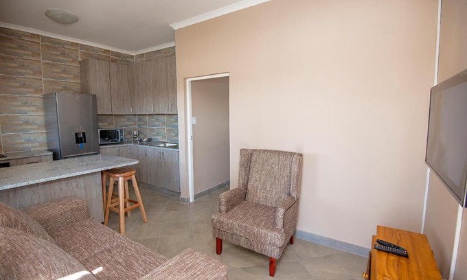 Newcastle House | Inviting Zimbali Heights: Family-Friendly with Hot Tub