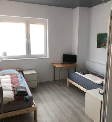 Alzenau Apartment | Budget-Friendly Zimmer 5 with Kitchen Amenities Await You