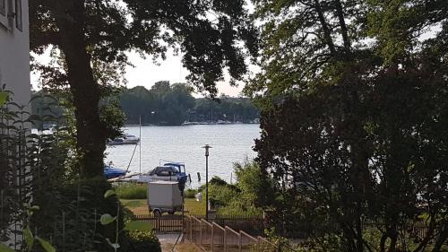Schwielowsee Apartment | Cozy Zimmer am Schwielowsee: Pet and Child Friendly Stay