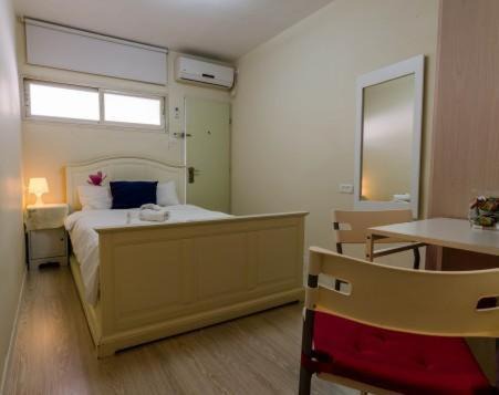 Kfar Sava House | Discover Zimmer Ba'Ir: Family-Friendly & Accessible Comfort