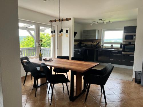 Bad Kissingen Apartment | Discover ZIMMERAUFZEIT: Pet-Friendly with Breakfast Included