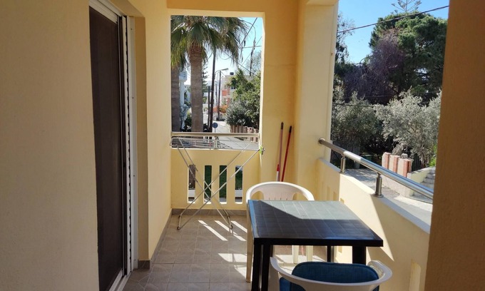 Agii Apostoli Apartment | Comfortable Zinovia One-Bedroom Apartment with Balcony