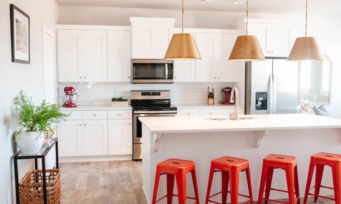 Washington Fields Condo | Experience Zion Desert: Poolside Retreat with Spa & More