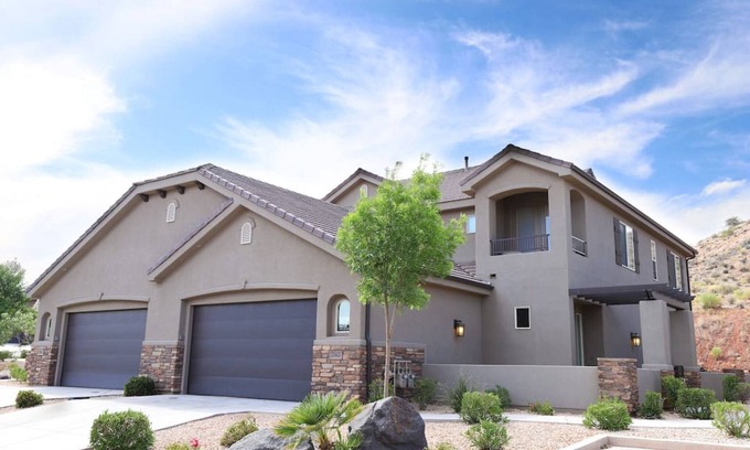 Washington House | Explore Summer Savings at Zion's Gate II with Two Pools!