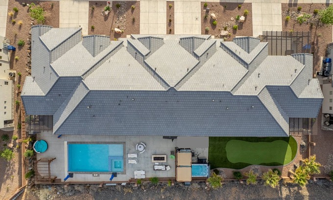 Hurricane House | Unforgettable Zion Village Retreat with Private Heated Pool
