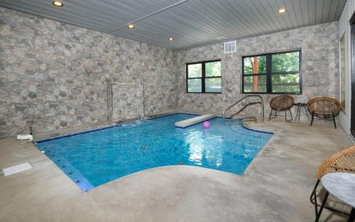 Sevierville Villa | Relaxing Retreat at Zipadee Dipadee View with Spa & Pool