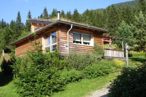 Hohentauern House | Cozy Zirbelhütte: Oceanfront Retreat with Breakfast Included