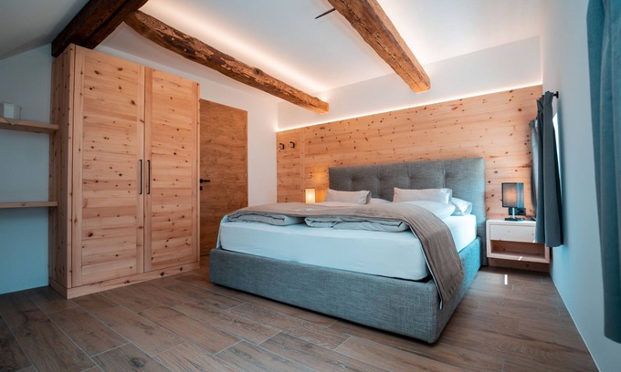Colli In Pusteria Apartment | Relax at Zirm Apartment: Hot Tub & Infrared Sauna Retreat