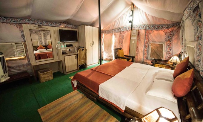 Nagaon Resort | Pet-Friendly Zizina Otis Resort with Hot Tub & Breakfast