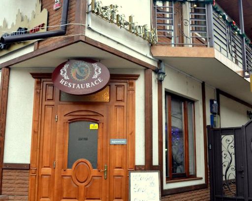 Mukachevo House | Pet-Friendly Retreat at Zlata Praha - Ideal for Families