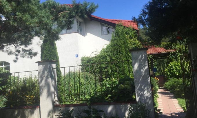 Borovlyany Apartment | Pet-Friendly Retreat at ZlatkaHome - Rated 9/10 by Guests