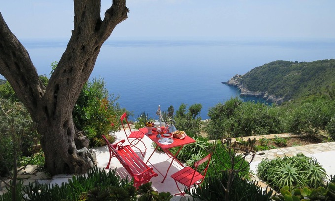 Magazia Villa | Unique Zoe Retreat with Breathtaking Sea Views & Pool