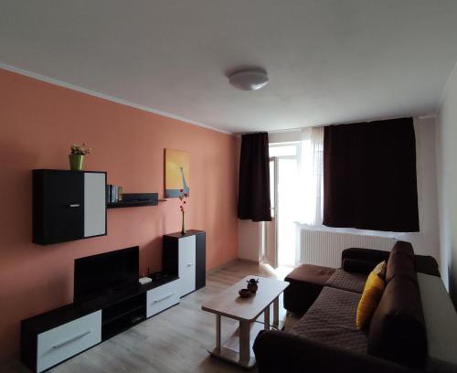 Turda Apartment | Exceptional Zoldrebi Apartment: Guest Rated 9.8/10