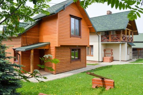 Skhidnytsya Villa | Discover Zolota Rybka: Pet-Friendly Retreat Rated 9.4/10