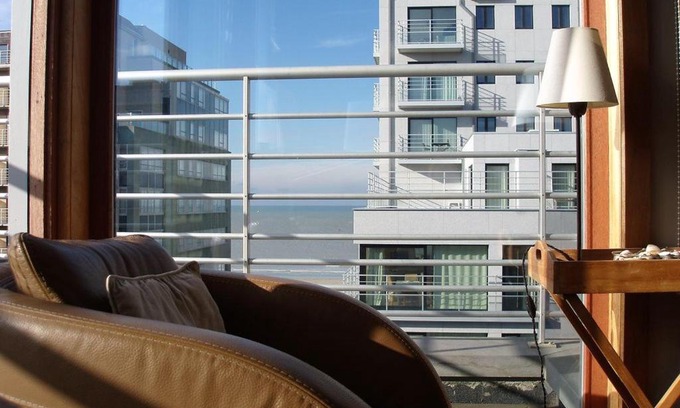 Nieuwpoort-Bad Apartment | Enjoy Oceanfront Bliss at Zonnig Appartement, Rated 9.3/10