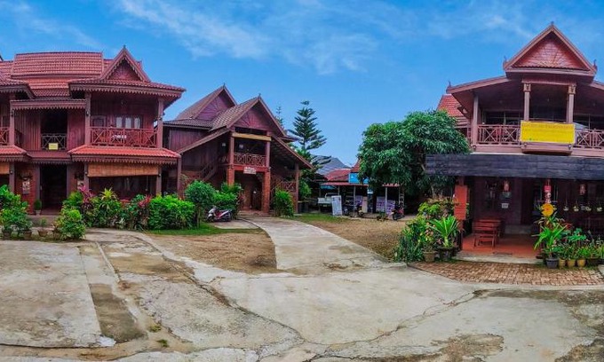 Luang Namtha House | Budget-Friendly Stay at Zuela Guesthouse with Restaurant