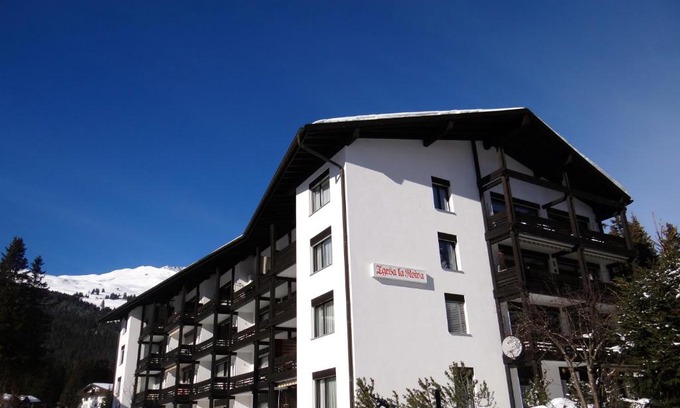 Lenzerheide Apartment | Elegant Apartment Tgesa La Roiva with Pool & Ocean View