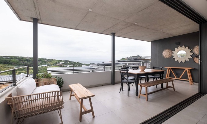 Salt Rock Apartment | Elegant Zululami Estate: Ideal for Families with Breakfast