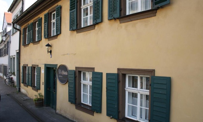 Old Town Apartment | Charming Family Retreat at Zum alten Häusla - 8.8 Rated