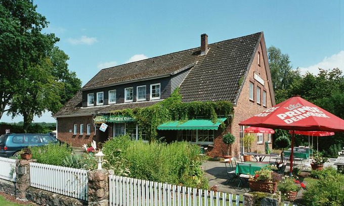 Neu Wulmstorf Hotel | Cozy Stay at Zum Eichenfrieden with Family-Friendly Amenities