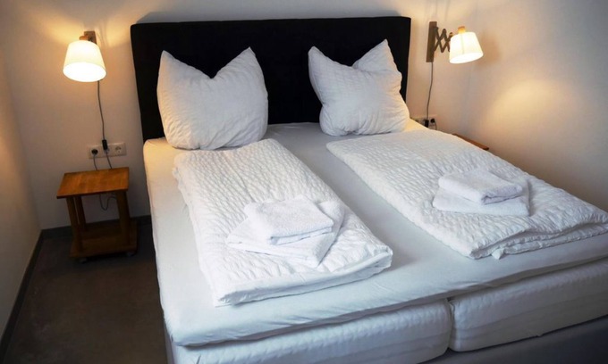 Ilbesheim Apartment | Discover Ocean View Comfort at Zum Hühnerheisel