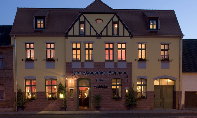 Oranienbaum-Worlitz Hotel | Experience Comfort at Zum Hauenden Schwein: Family-Friendly Stay