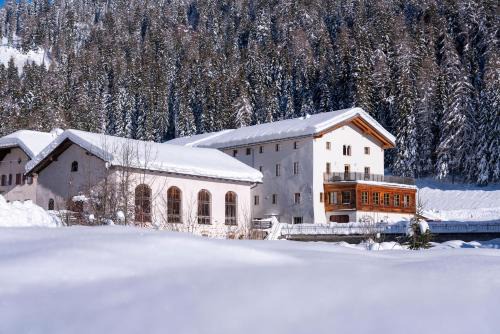 Senale San Felice Hotel | Experience Comfort at Zum Hirschen Boutique Hotel Val di Non