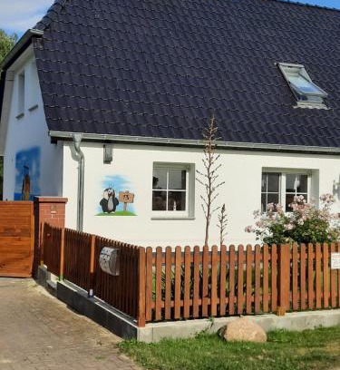 Prohn House | Relax at Zum kleinen Maulwurf with Oceanfront Views