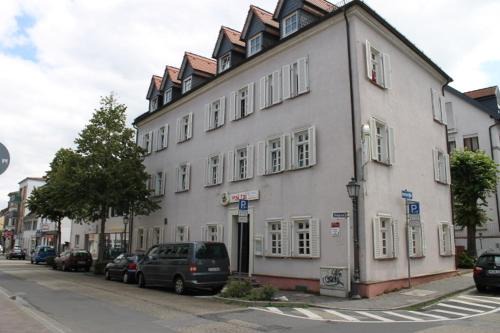 Bad Homburg v.d. Hoehe Hotel | Comfortable Stay at Zum Löwen: Pet and Child Friendly