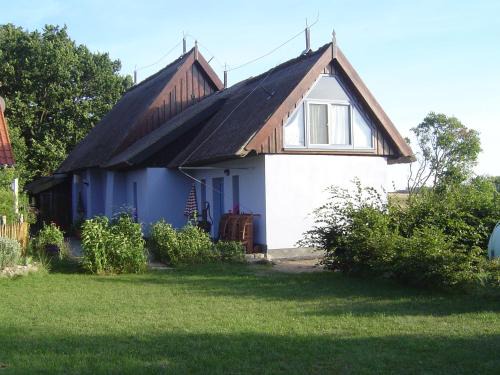 Liepe Apartment | Pet Friendly Getaway at Zum Schwarzen Stiefel Bauernhäuschen