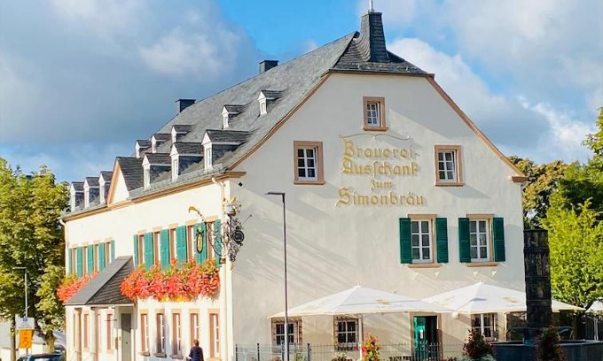 Bitburg Hotel | Pet-Friendly Retreat at Zum Simonbräu - Rated 8.6/10!