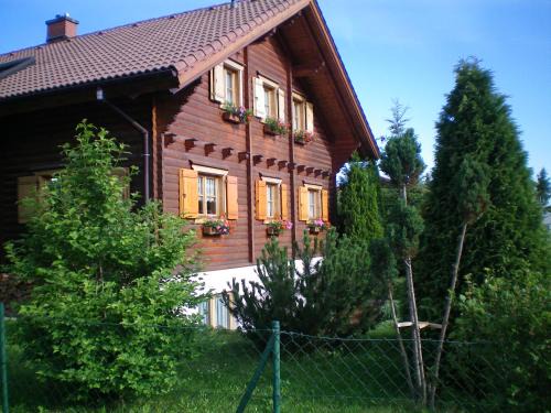 Spremberg Apartment | Discover Comfort at Zum Stadtwald - Pet Friendly & Accessible