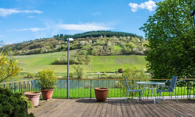 Valwig House | Experience Comfort at Zum Valwiger Herrenberg with Breakfast