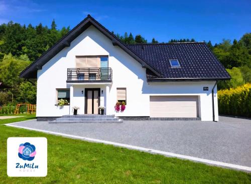 Zagorz House | Experience ZuMiLu House: Pet-Friendly Retreat with Pool