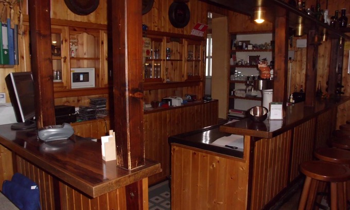 Guxhagen Hotel | Comfortable Stay at Zur alten Fuldaschleife with Breakfast