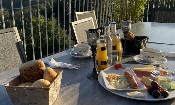 West Hotel | Discover Comfort at Zur Schönen Aussicht with Breakfast Included