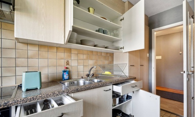 Center Apartment | Cozy Zurich 2-Bedroom Apartment with Family-Friendly Amenities