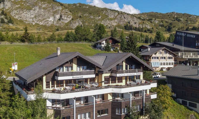 Riederalp Apartment | Cozy Appartementhaus Zurschmitten 12 with Spa & Breakfast