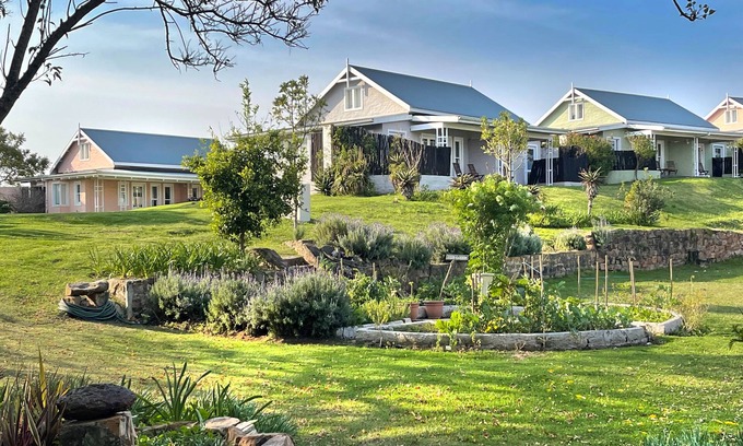 Addo House | Eco-Friendly Zuurberg Mountain Village with Pool & Spa