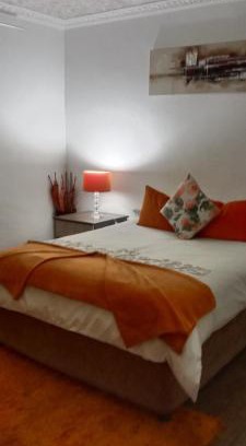 Grahamstown Bed & Breakfast | Zuzani Ikhaya B&B