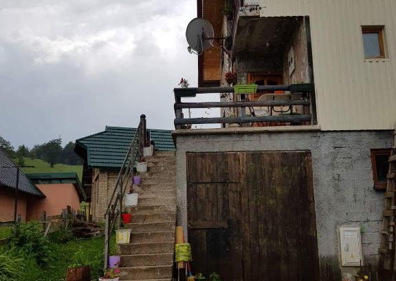 Zabljak Apartment | Guest Rated 10/10: Zvijezdane noći with Family-Friendly Amenities