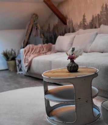 Zwoenitz Apartment | Pet-Friendly Getaway at Zwönitz-Liebe with High Ratings