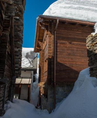 Riale House | Oceanfront Retreat at Zwargji - Rated 9.4 by Guests