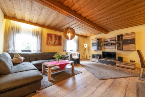 Goessweinstein Apartment | Comfortable Zweck's Ferienwohnung - Rated 8.7/10 & Family-Friendly