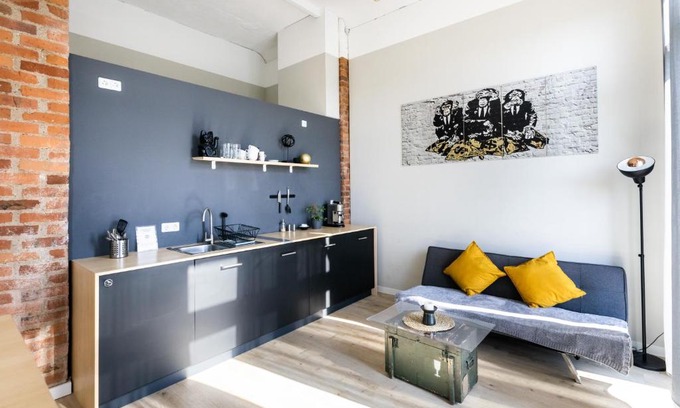 Abtnaundorf Apartment | Two Separate Lofts - Centrally Located for Your Stay
