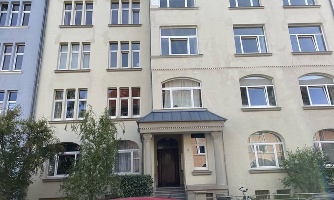 Suedstadt Apartment | Business Twin Room with Private Bath - Ideal for 2 Guests