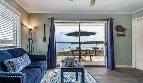 Deluxe Studio, 2 Double Beds, Pool Access, Lake View