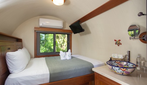 Standard Double Room, Shared Bathroom