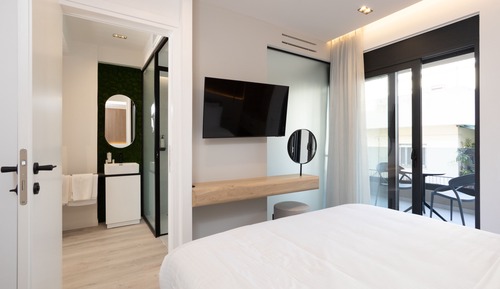 EASY Suite with Jacuzzi